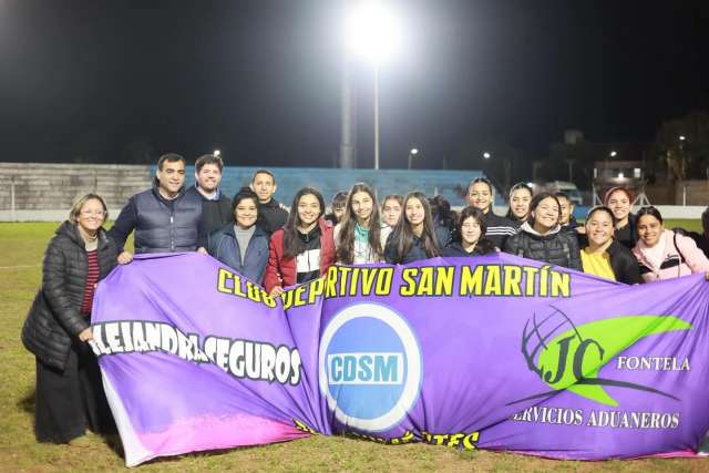 Felicitaciones a los equipos de fútbol femenino por su destacada participación y logros